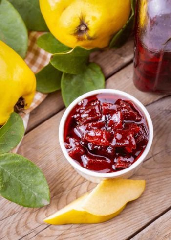 Anadolu Tadı Ayva Reçeli 750g – Geleneksel, Yoğun Kıvamlı, Doğal Lezzet