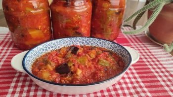 Anadolu Tadı Şakşuka 750g – Geleneksel Zeytinyağlı Meze- Odun Ateşinde Pişirilmiş